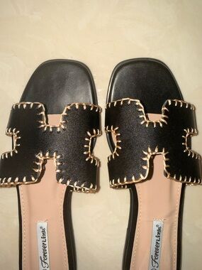 Black Slide Sandals with Stitching